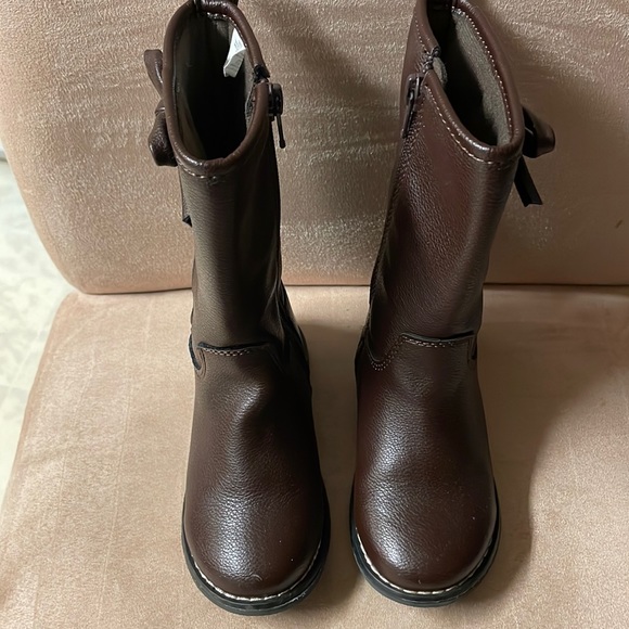 Toddler girls, size 8 - Picture 1 of 5
